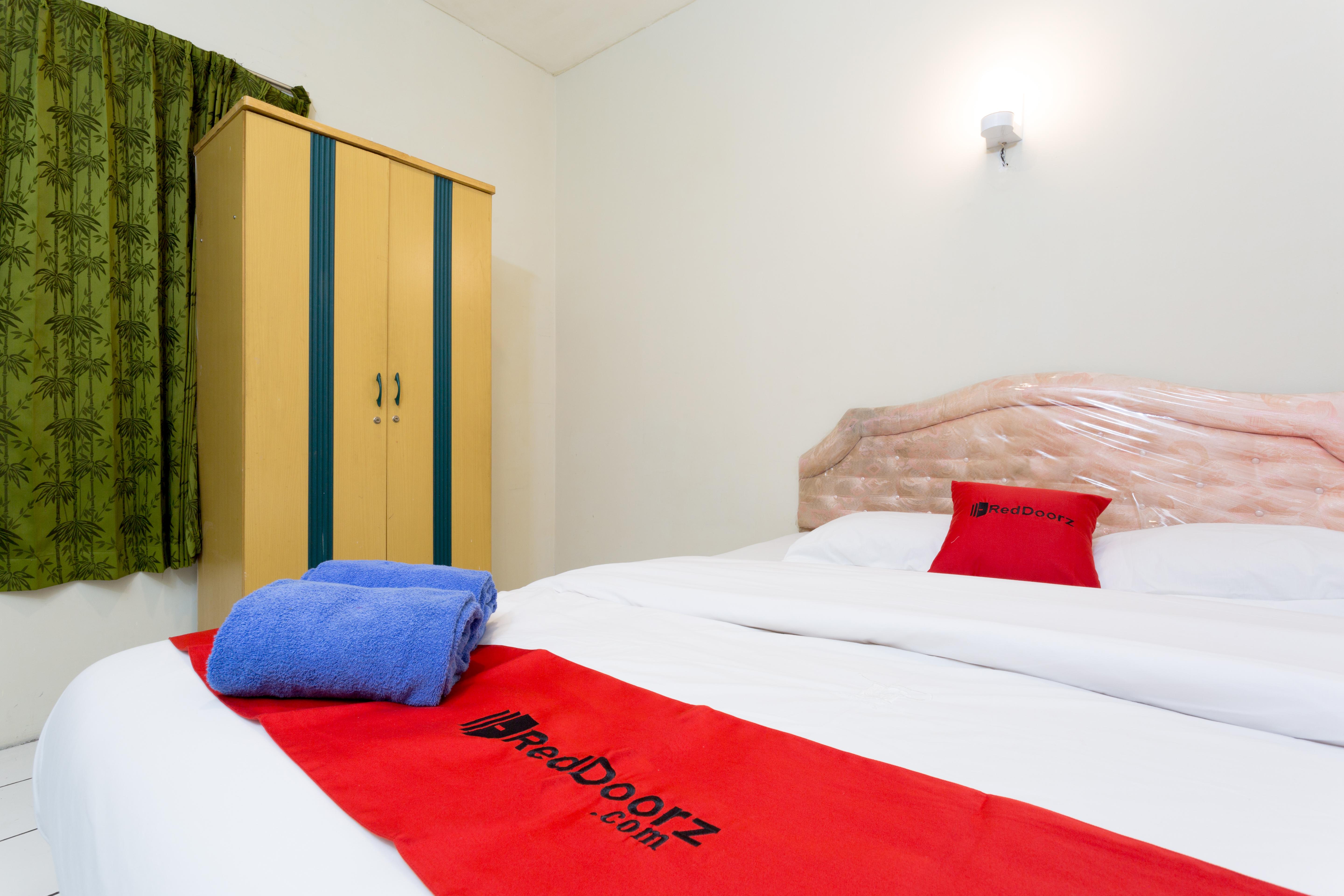 Reddoorz @ Supratman Street Hotel Bandung Bagian luar foto