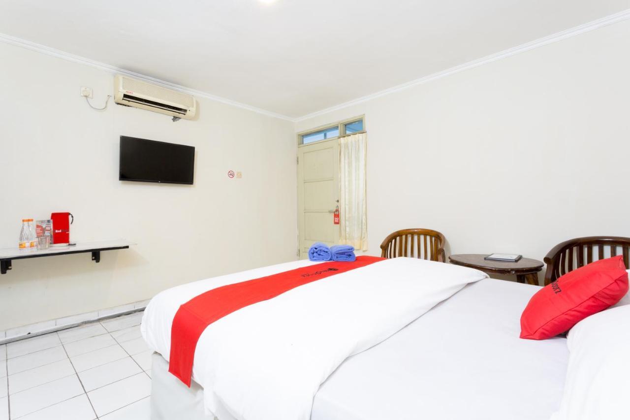 Reddoorz @ Supratman Street Hotel Bandung Bagian luar foto