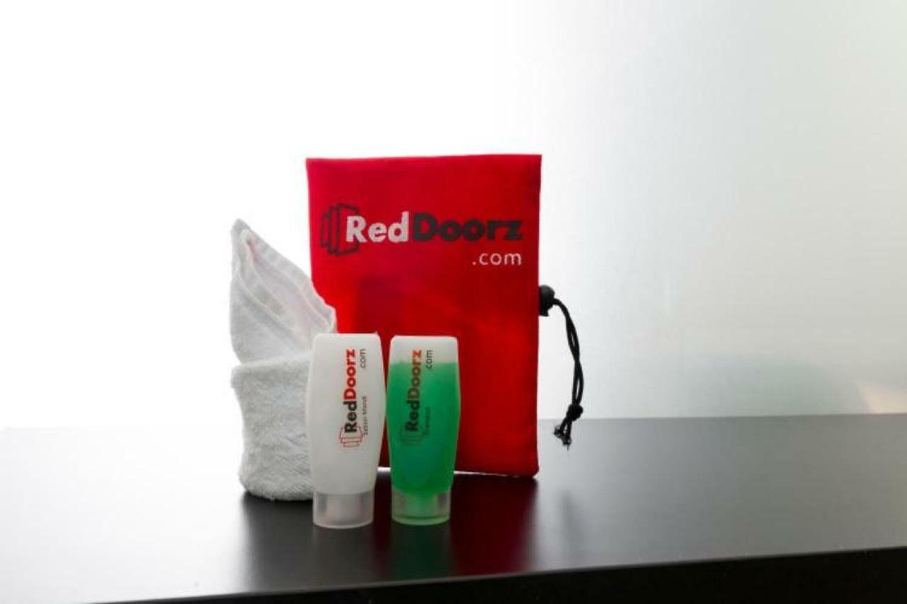 Reddoorz @ Supratman Street Hotel Bandung Bagian luar foto
