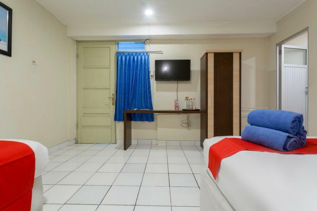 Reddoorz @ Supratman Street Hotel Bandung Bagian luar foto