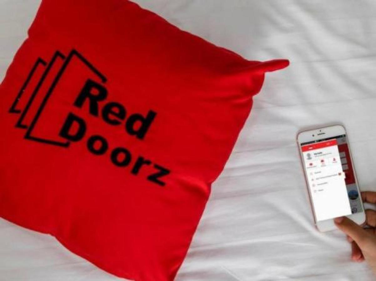 Reddoorz @ Supratman Street Hotel Bandung Bagian luar foto